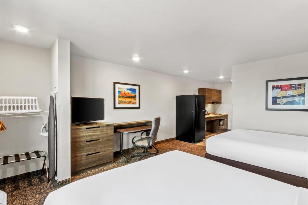 Queen Room with Two Queen Beds - Mobility Accessible interior